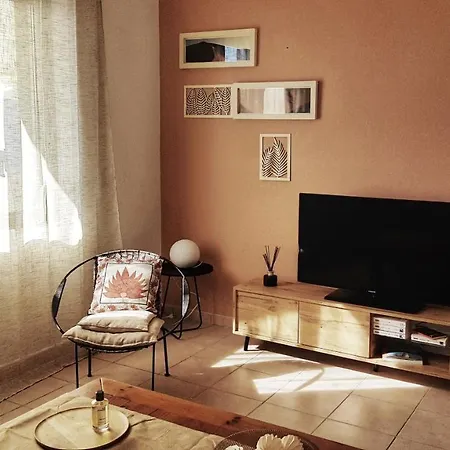 T2bis 60m2 Avec Jolie Terrasse De 25m2 Et Vue Panoramique Et Montagne Sur Le Golfe Du Valinco - Quartier Calme A 10mn A Pied Du Centre - Ideal Pour 4 Personnes Et Possibilite De 6 Couchages - Place De Parking Reservee *