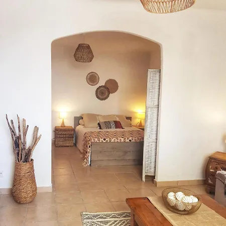 Appartamento T2bis 60m2 Avec Jolie Terrasse De 25m2 Et Vue Panoramique Et Montagne Sur Le Golfe Du Valinco - Quartier Calme à 10mn à Pied Du Centre - Idéal Pour 4 Personnes Et Possibilité De 6 Couchages - Place De Parking Réservée Sartène