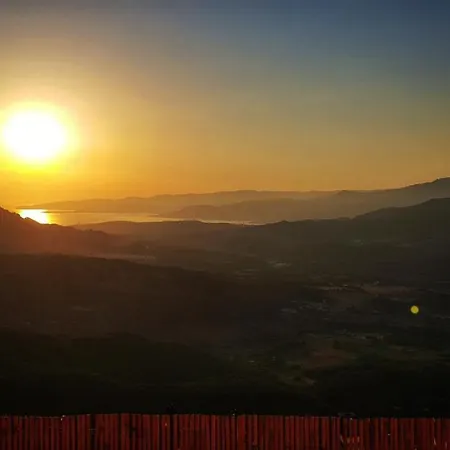 Appartamento T2bis 60m2 Avec Jolie Terrasse De 25m2 Et Vue Panoramique Et Montagne Sur Le Golfe Du Valinco - Quartier Calme à 10mn à Pied Du Centre - Idéal Pour 4 Personnes Et Possibilité De 6 Couchages - Place De Parking Réservée
