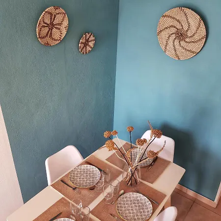 T2bis 60m2 Avec Jolie Terrasse De 25m2 Et Vue Panoramique Et Montagne Sur Le Golfe Du Valinco - Quartier Calme A 10mn A Pied Du Centre - Ideal Pour 4 Personnes Et Possibilite De 6 Couchages - Place De Parking Reservee