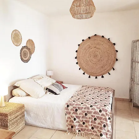 T2bis 60m2 Avec Jolie Terrasse De 25m2 Et Vue Panoramique Et Montagne Sur Le Golfe Du Valinco - Quartier Calme A 10mn A Pied Du Centre - Ideal Pour 4 Personnes Et Possibilite De 6 Couchages - Place De Parking Reservee * Sartène