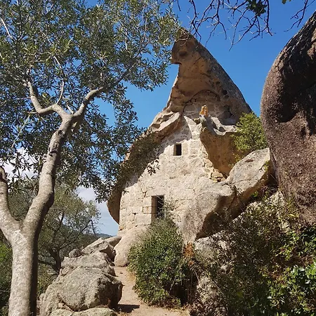 T2bis 60m2 Avec Jolie Terrasse De 25m2 Et Vue Panoramique Et Montagne Sur Le Golfe Du Valinco - Quartier Calme A 10mn A Pied Du Centre - Ideal Pour 4 Personnes Et Possibilite De 6 Couchages - Place De Parking Reservee *