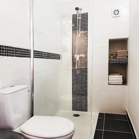 T2bis 60m2 Avec Jolie Terrasse De 25m2 Et Vue Panoramique Et Montagne Sur Le Golfe Du Valinco - Quartier Calme A 10mn A Pied Du Centre - Ideal Pour 4 Personnes Et Possibilite De 6 Couchages - Place De Parking Reservee