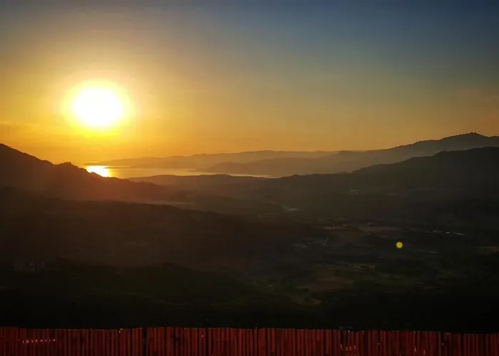 Apartamento T2bis 60m2 Avec Jolie Terrasse De 25m2 Et Vue Panoramique Et Montagne Sur Le Golfe Du Valinco - Quartier Calme A 10mn A Pied Du Centre - Ideal Pour 4 Personnes Et Possibilite De 6 Couchages - Place De Parking Reservee